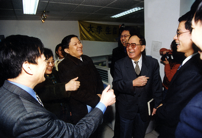 日韩人妻鲁交色情精品视频