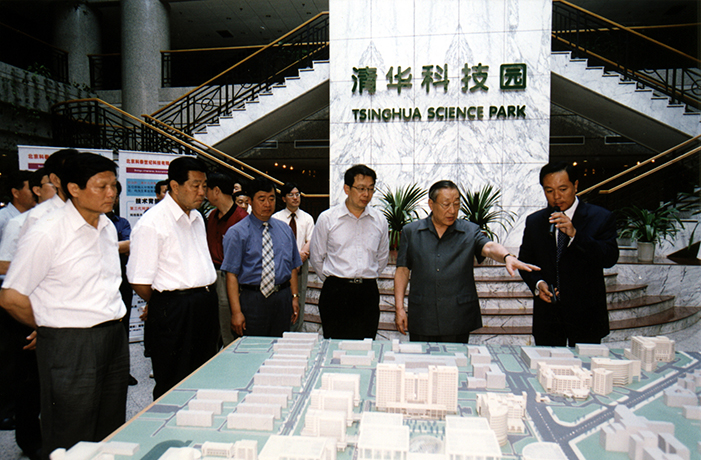 日韩人妻鲁交色情精品视频