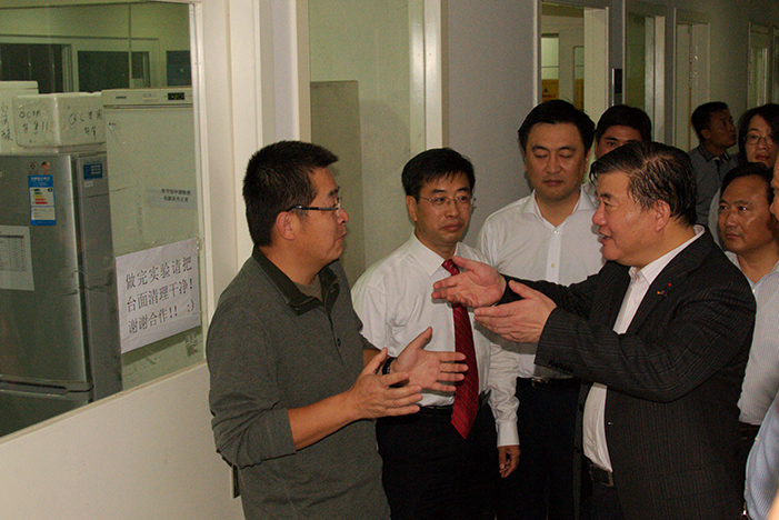 日韩人妻鲁交色情精品视频