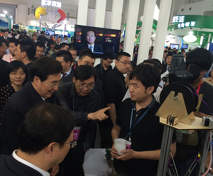 日韩人妻鲁交色情精品视频