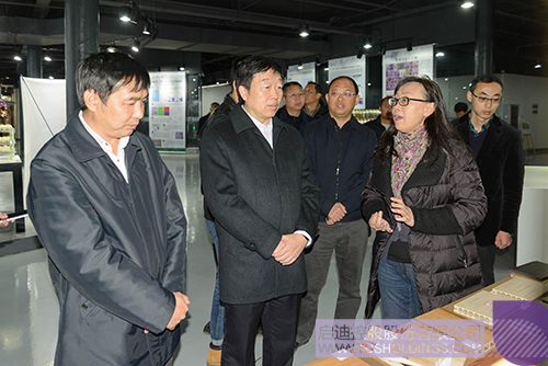 日韩人妻鲁交色情精品视频