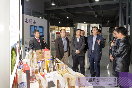 日韩人妻鲁交色情精品视频