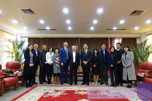 日韩人妻鲁交色情精品视频