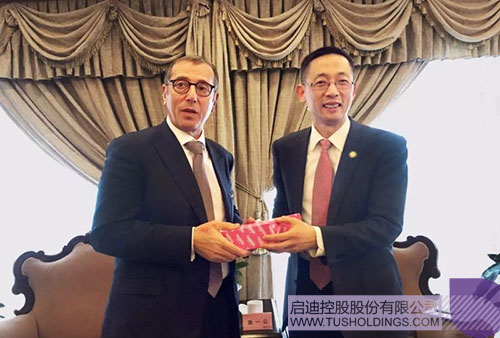 日韩人妻鲁交色情精品视频