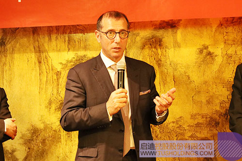 日韩人妻鲁交色情精品视频