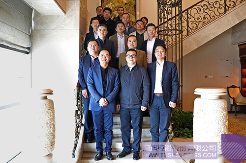 日韩人妻鲁交色情精品视频