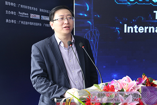 日韩人妻鲁交色情精品视频