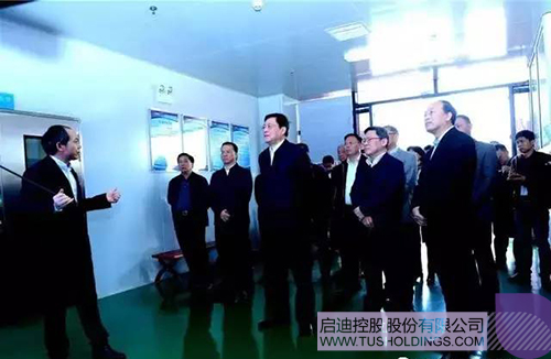 日韩人妻鲁交色情精品视频