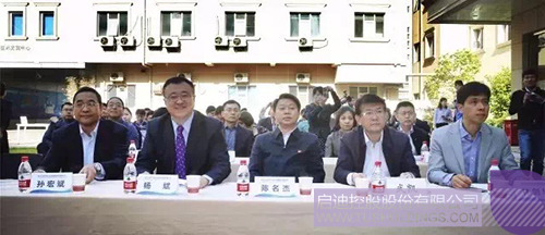 日韩人妻鲁交色情精品视频