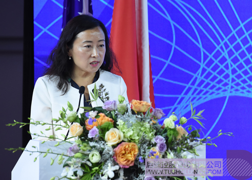 日韩人妻鲁交色情精品视频