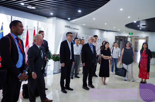 日韩人妻鲁交色情精品视频