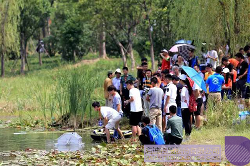 日韩人妻鲁交色情精品视频