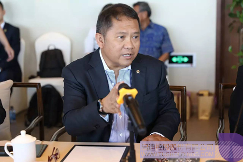 日韩人妻鲁交色情精品视频