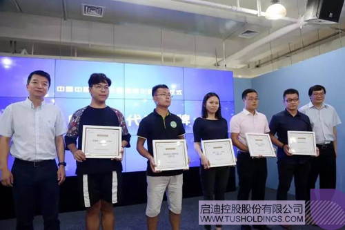 日韩人妻鲁交色情精品视频