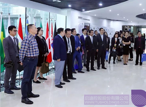 日韩人妻鲁交色情精品视频