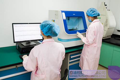 日韩人妻鲁交色情精品视频