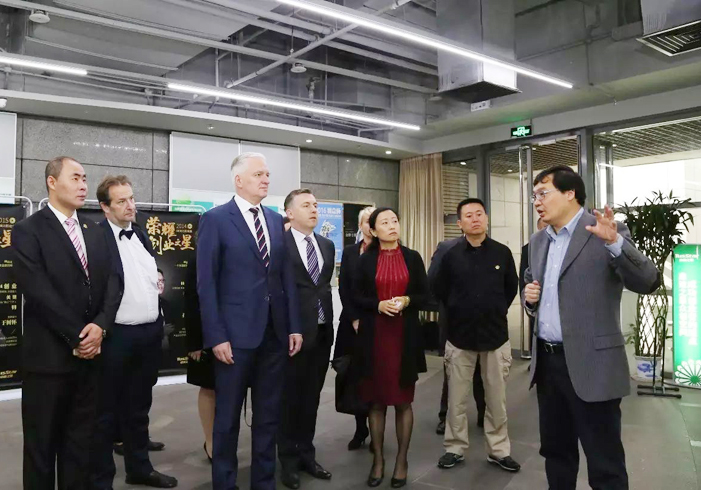 日韩人妻鲁交色情精品视频