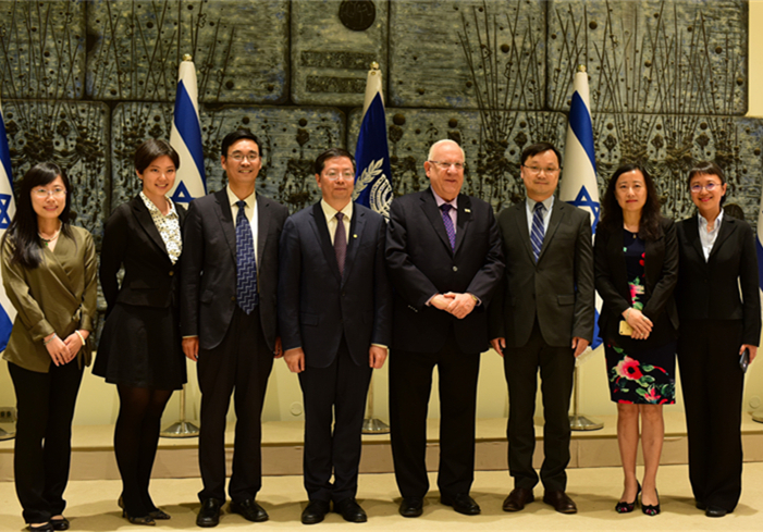 日韩人妻鲁交色情精品视频