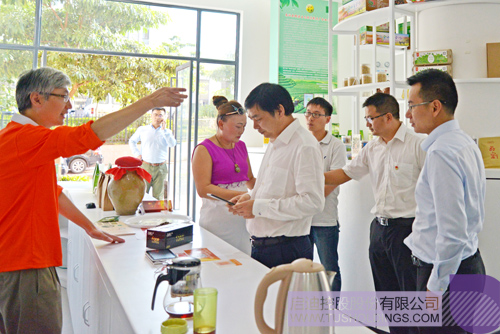 日韩人妻鲁交色情精品视频