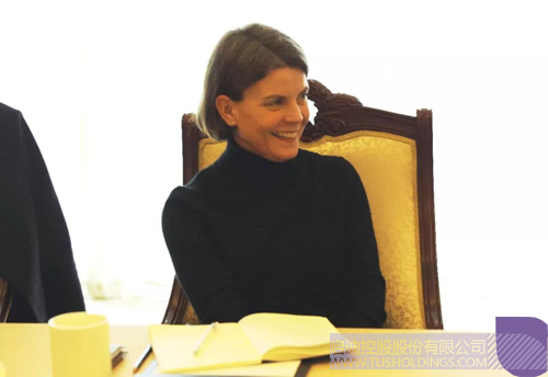 日韩人妻鲁交色情精品视频