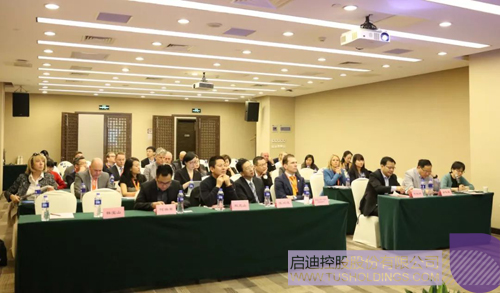 日韩人妻鲁交色情精品视频