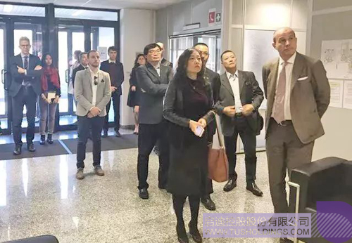 日韩人妻鲁交色情精品视频