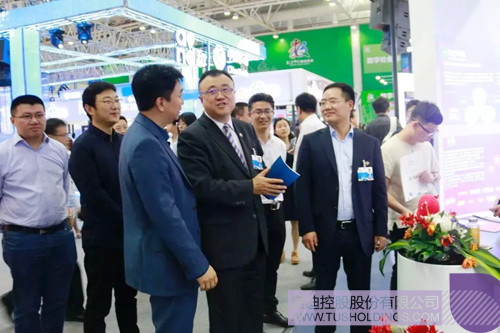 日韩人妻鲁交色情精品视频