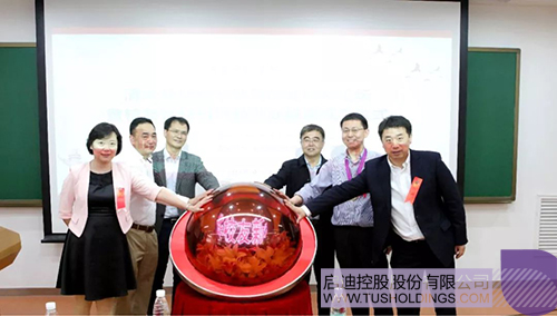 日韩人妻鲁交色情精品视频