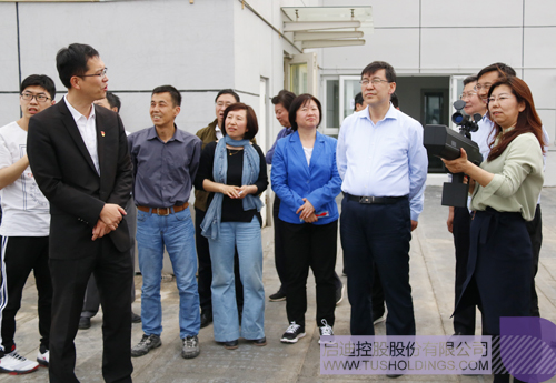 日韩人妻鲁交色情精品视频