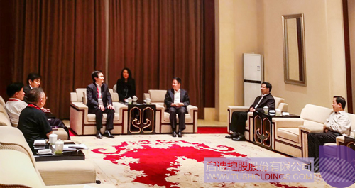 日韩人妻鲁交色情精品视频