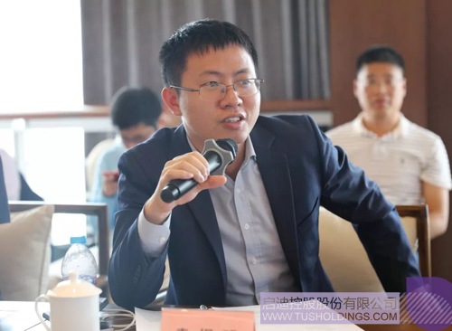 日韩人妻鲁交色情精品视频