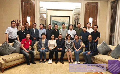 日韩人妻鲁交色情精品视频