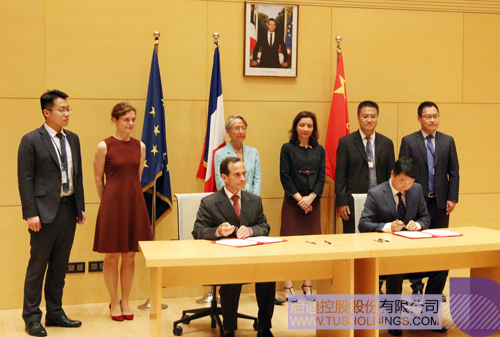 日韩人妻鲁交色情精品视频