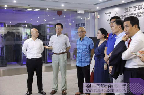 日韩人妻鲁交色情精品视频