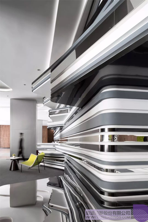 日韩人妻鲁交色情精品视频