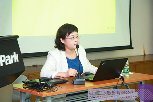 日韩人妻鲁交色情精品视频