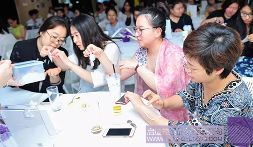 日韩人妻鲁交色情精品视频