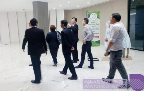 日韩人妻鲁交色情精品视频