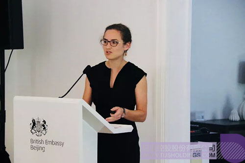 日韩人妻鲁交色情精品视频