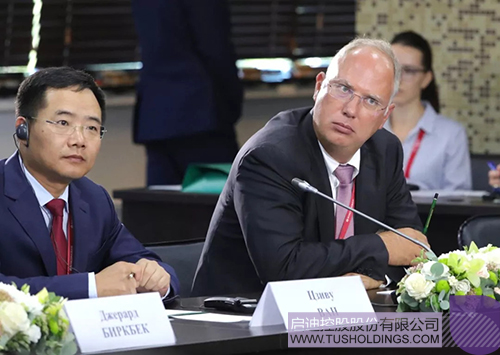 日韩人妻鲁交色情精品视频