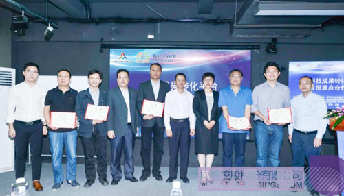 日韩人妻鲁交色情精品视频