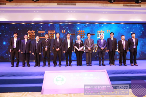 日韩人妻鲁交色情精品视频