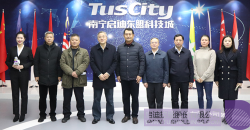 日韩人妻鲁交色情精品视频