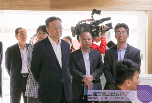 日韩人妻鲁交色情精品视频