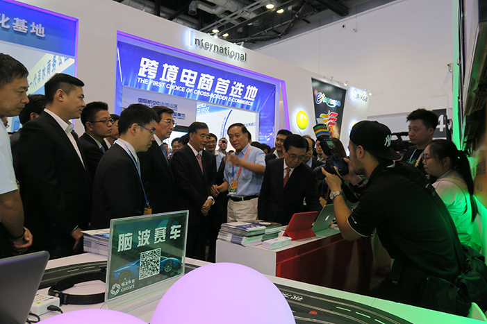 日韩人妻鲁交色情精品视频