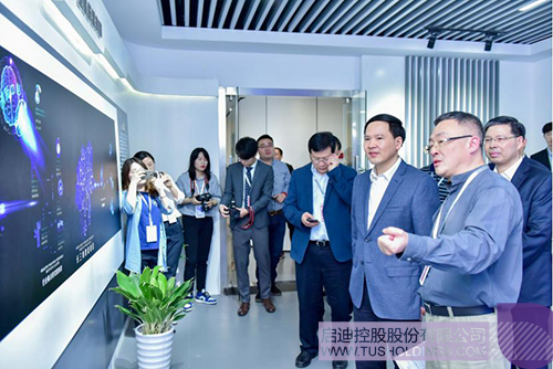 日韩人妻鲁交色情精品视频