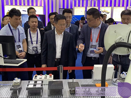 日韩人妻鲁交色情精品视频