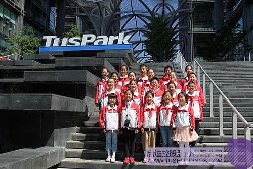 日韩人妻鲁交色情精品视频