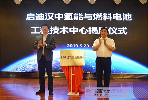 日韩人妻鲁交色情精品视频