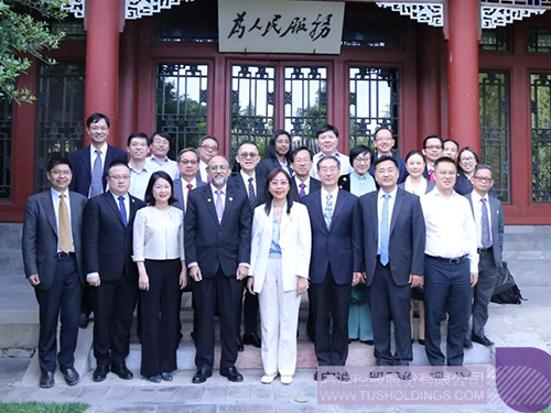 日韩人妻鲁交色情精品视频